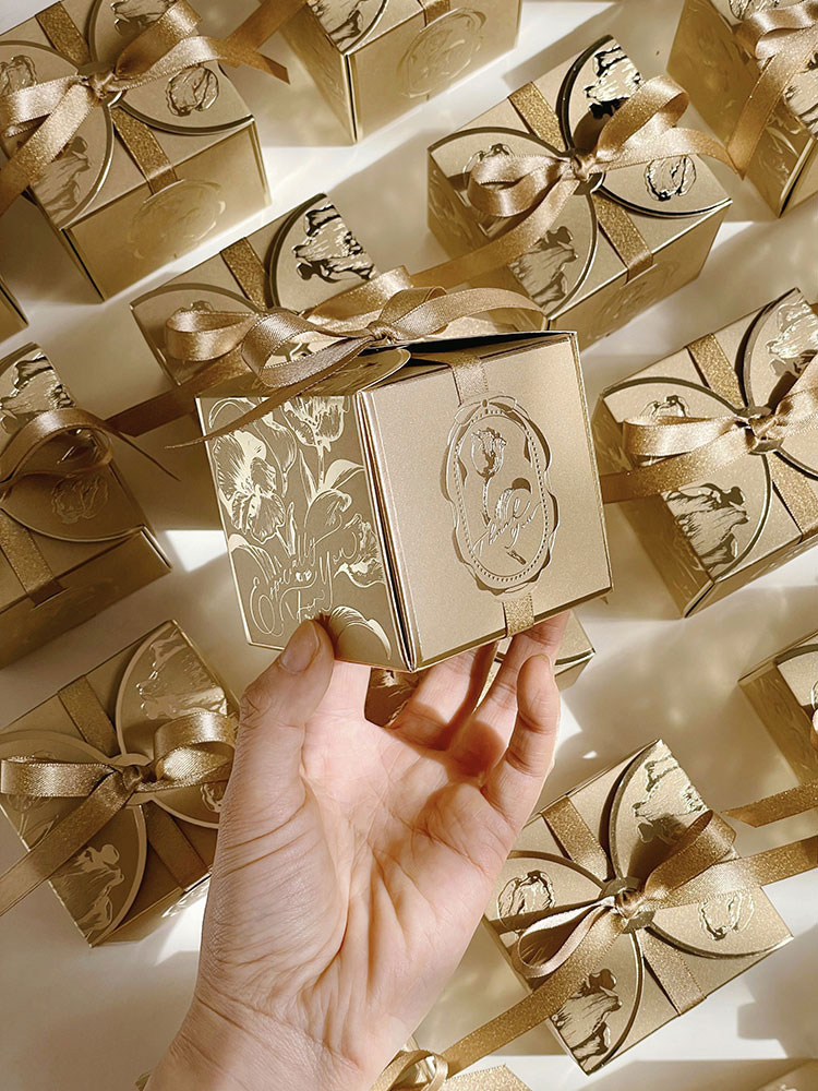 Ủng Hộ Đám Cưới Cao Cấp Hộp Bạ - đánh giá và giá Event Party Box